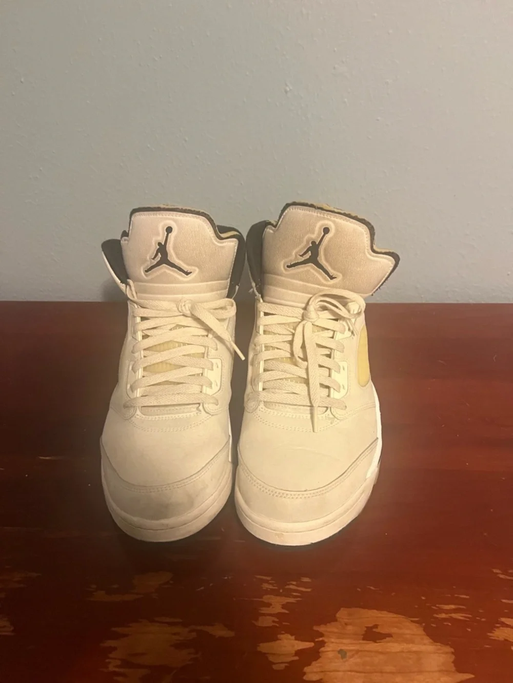 Jordan High-Top Sneakers in Cream and Black Accents Air Jordan 5 Sail SE